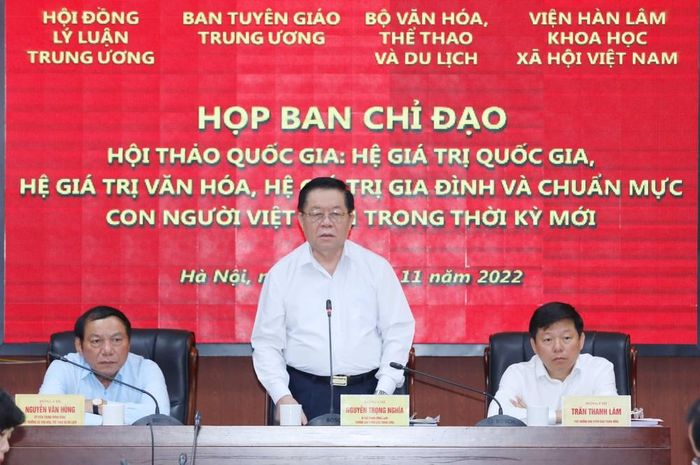 Sáng 25/11/2022, tại Hà Nội, Đồng chí Nguyễn Trọng Nghĩa, Bí thư Trung ương Đảng, Trưởng Ban Tuyên giáo Trung ương chủ trì cuộc họp Ban Chỉ đạo Hội thảo quốc gia “Hệ giá trị quốc gia, hệ giá trị văn hóa, hệ giá trị gia đình và chuẩn mực con người Việt Nam trong thời kỳ mới”. Ảnh: Phương Hoa – TTXVN