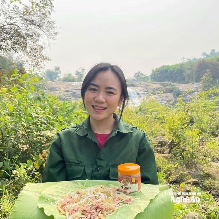 Những hình ảnh dung dị của cuộc sống đời thường ở bản làng được Quyên đưa lên mạng xã hội thu hút người xem. Ảnh: NVCC