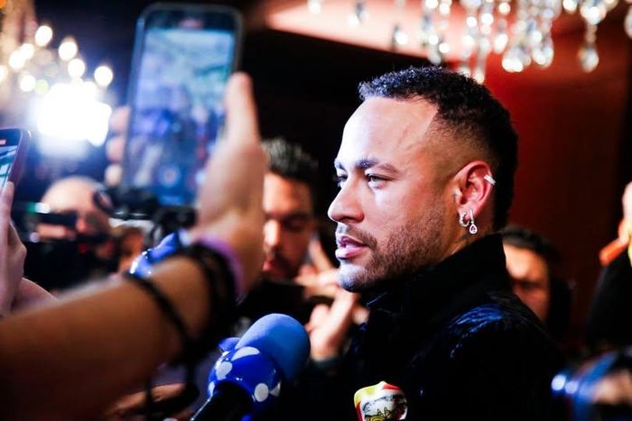 Hiện tại, phía Neymar chưa đưa ra bình luận chính thức về sự việc.