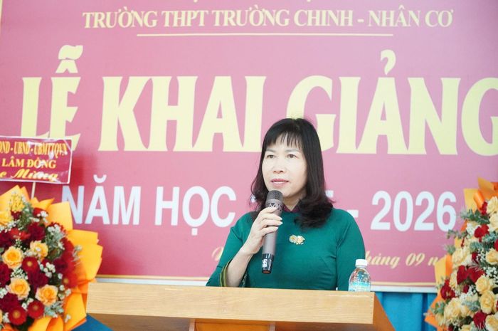 Đồng chí Hà Thị Hạnh yêu cầu, mỗi thầy, cô giáo không ngừng đổi mới, sáng tạo trong dạy học, là tấm gương vì học trò