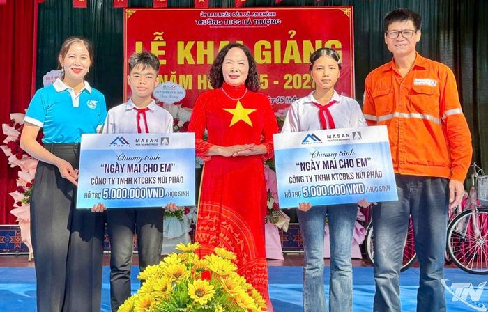 Năm nay, Công ty Núi Pháo khởi xướng chương trình “Ngày mai cho em”.
