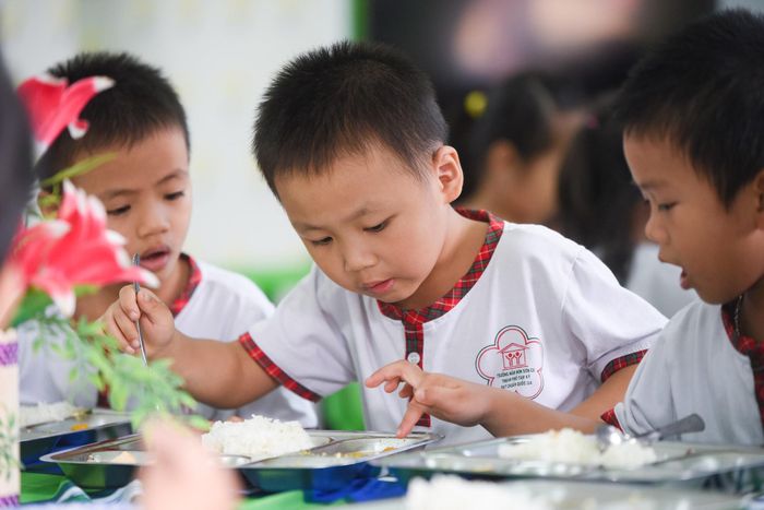Tại Hà Nội, từ năm học 2025 - 2026, học sinh sẽ được hưởng chính sách hỗ trợ bữa ăn bán trú.