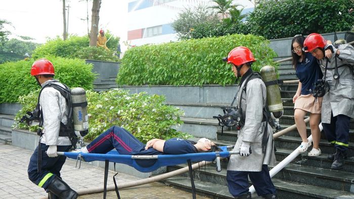 Tình huống diễn tập tại cơ sở được xây dựng sắt với thực tiễn tại mỗi trường học, chú trọng vào những nơi có nguy cơ cao như bếp ăn, hội trường, nhà giữ xe...