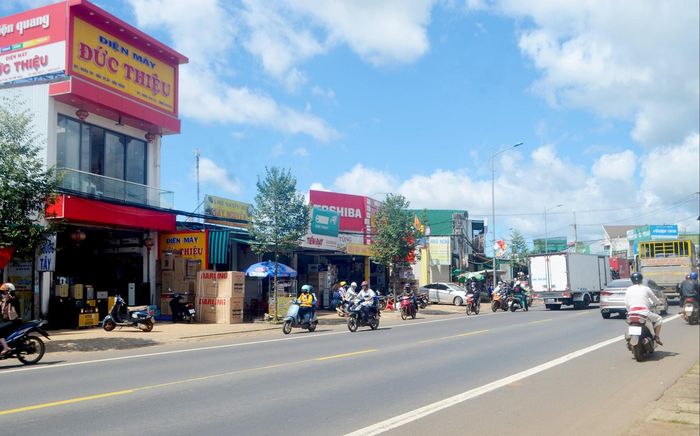 Xã Nhân Cơ hiện có 1.452 cơ sở sản xuất kinh doanh cá thể