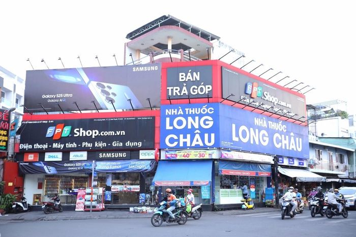  Long Châu đã bứt phá trong cuộc đua "tam mã" với An Khang và Pharmacity để dẫn đầu thị trường chuỗi nhà thuốc. Ảnh: FRT. 
