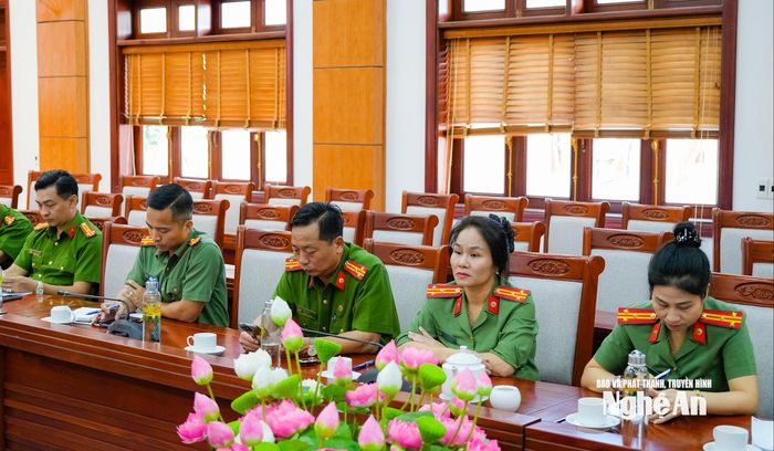 Cán bộ Công an tỉnh tham dự tại điểm cầu Nghệ An. Ảnh: TL