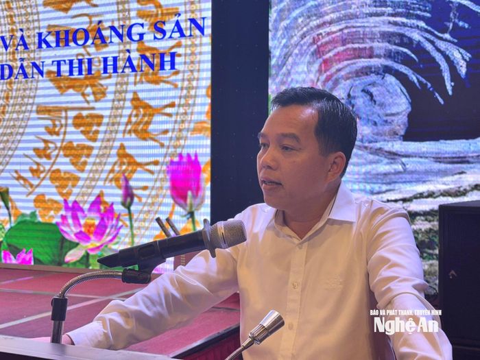 Ông Lê Quang Huy - Phó Giám đốc Sở Nông nghiệp và Môi trường khai mạc hội nghị đối thoại, trao đổi. Ảnh: Nguyễn Hải