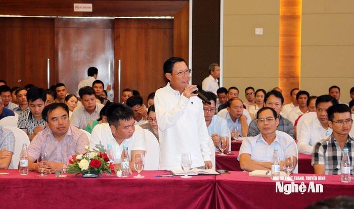 Đại diện Hội Doanh nghiệp nhỏ và vừa tại địa bàn các xã thuộc Quỳ Hợp cũ phát biểu. Ảnh: Nguyễn Hải