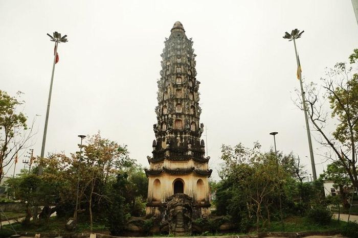 Điểm nhấn của tổng thể kiến trúc chùa Cổ Lễ chính là tháp Cửu phẩm liên hoa. Ảnh: namdinh.org.vn