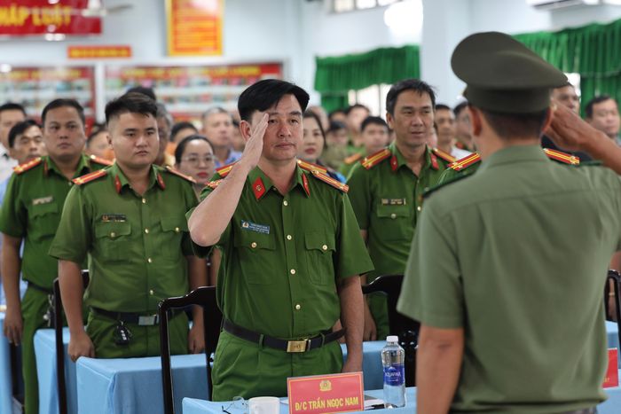 Lễ chào cờ, khai mạc buổi tập huấn