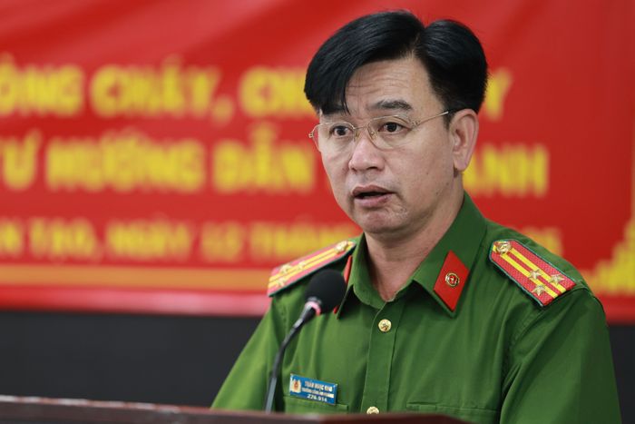 Thượng tá Trần Ngọc Nam phát biểu, định hướng cho buổi tập huấn