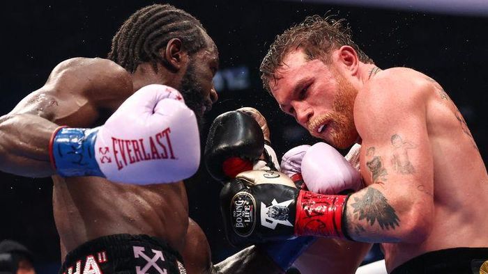 Canelo Alvarez nhận thất bại trước Terence Crawford
