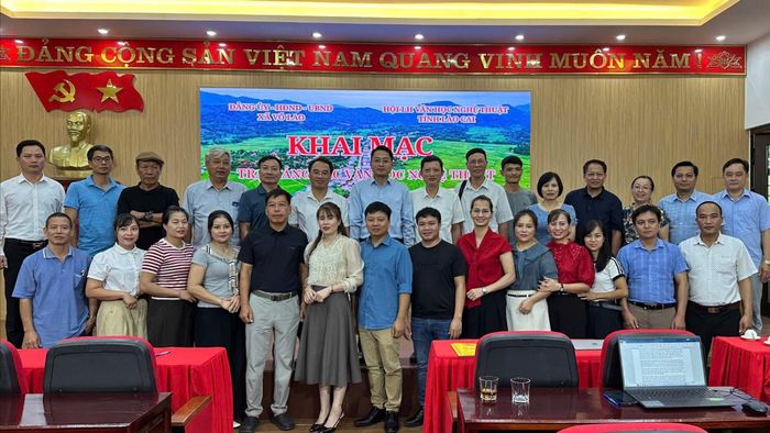  Hội viên tham gia trại sáng tác tại xã Võ Lao. 