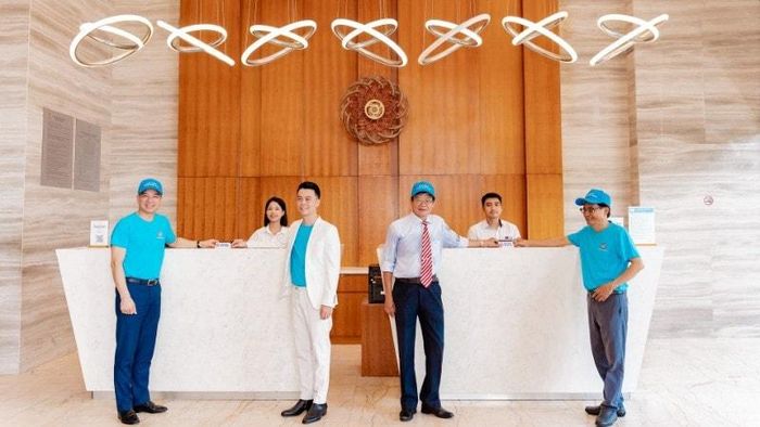 Đặt biển “Cấm hút thuốc” tại khách sạn. Ảnh: PV