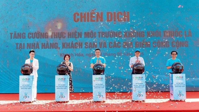 Lễ phát động Chiến dịch tăng cường thực hiện môi trường không khói thuốc lá tại Khánh Hòa. Ảnh: PV