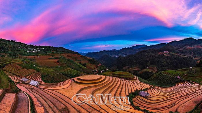  Hoàng hôn mùa nước đổ.