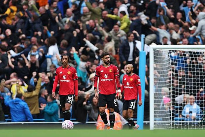 MU thảm bại 0-3 trước Man City ở derby Manchester