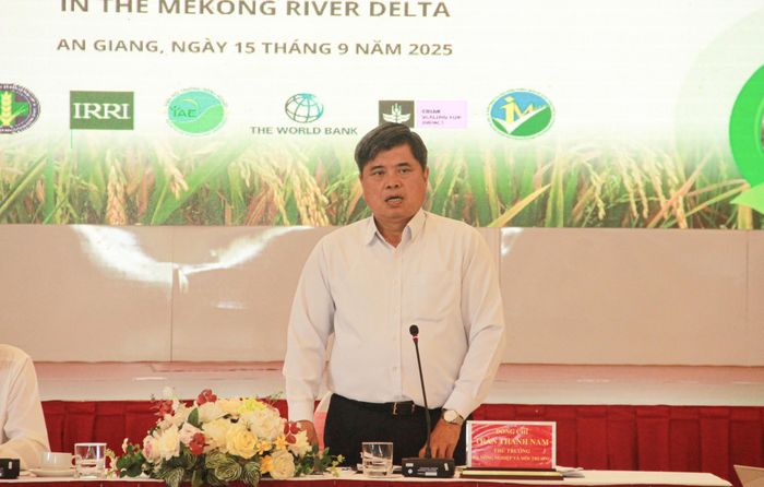  Thứ trưởng Bộ NN-MT Trần Thanh Nam phát biểu tại hội nghị 