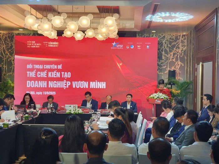 Toàn cảnh buổi Đối thoại chuyên đề Thể chế kiến tạo doanh nghiệp vươn mình.