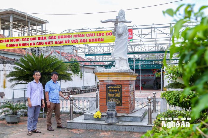 Tượng tướng Cao Lỗ tại di tích nhà thờ họ Cao tại làng Nho Lâm. Ảnh: Đình Tuyên