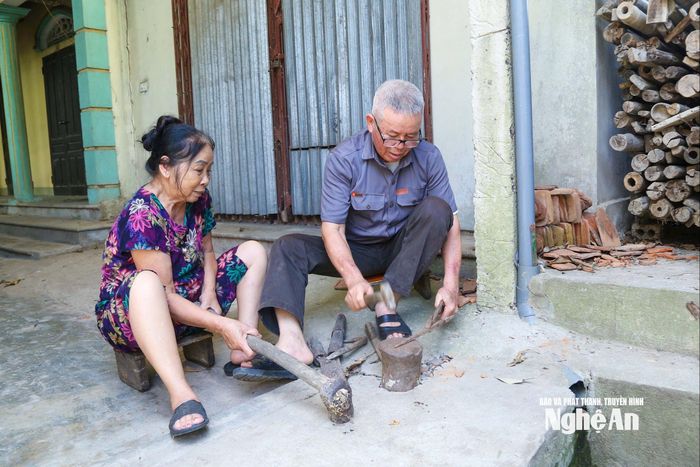 Các công cụ nghề rèn hiện nay chủ yếu phục vụ nhu cầu sửa chữa, mài dũa trong gia đình. Ảnh: Đình Tuyên