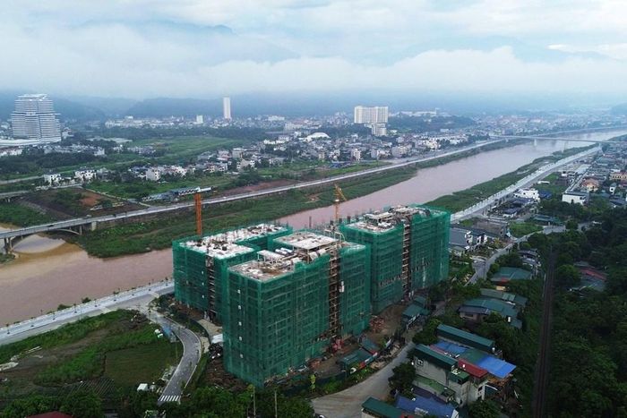 Nhà ở xã hội khu bờ Tả sông Hồng. Nguồn ảnh: laocai.gov.vn