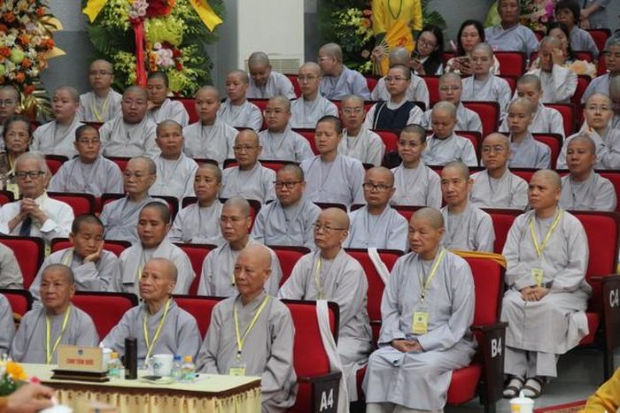 Chư Ni tham dự 