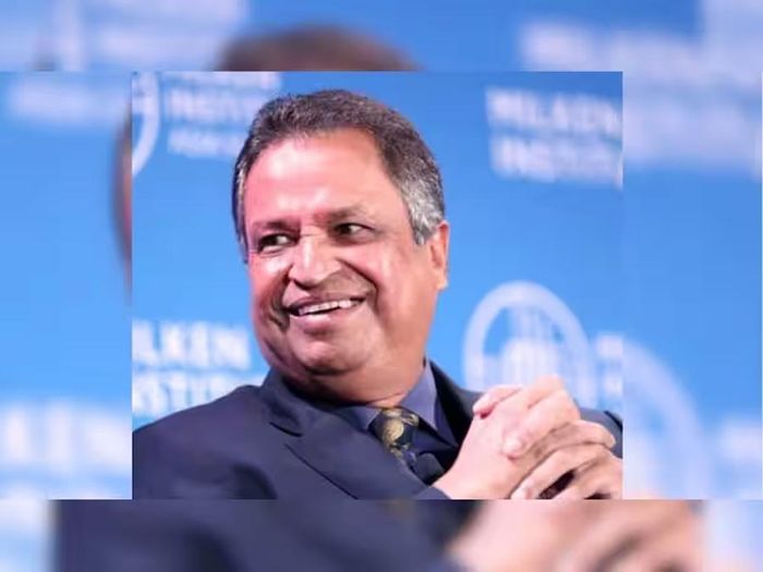 Không chỉ kinh doanh, Binod Chaudhary cũng là một tác giả và nhà làm phim. Cuốn tự truyện của ông, Making It Big, chia sẻ những bài học trong suốt hành trình của mình. Là một nhà từ thiện, ông hỗ trợ cứu trợ thiên tai, giáo dục và chăm sóc sức khỏe tại Nepal thông qua Quỹ Chaudhary. (Ảnh: Forbes)