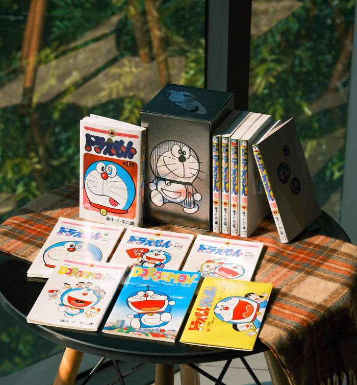 Bộ 6 tập truyện ngắn Doraemon được phát hành nhân kỷ niệm 50 năm chú mèo máy ra mắt tại Nhật Bản. Ảnh: Kim Đồng.