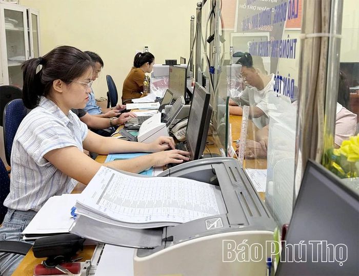 Sự tận tụy, nỗ lực phục vụ của đội ngũ cán bộ tại Trung tâm phục vụ hành chính công xã Mai Châu đã được người dân ghi nhận và đánh giá cao