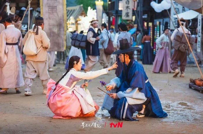 Yoona và Lee Chae Min trong phim "Bon Appétit, Your Majesty"