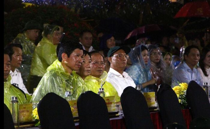 Các đại biểu tham dự buổi lễ