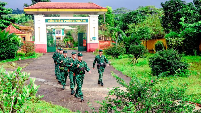  Tổ tuần tra xuất phát thực hiện nhiệm vụ. 