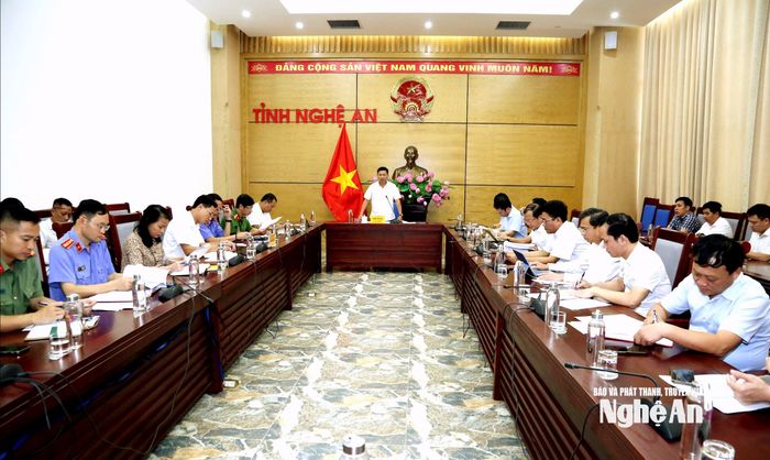 Toàn cảnh buổi làm việc. Ảnh: Xuân Hoàng