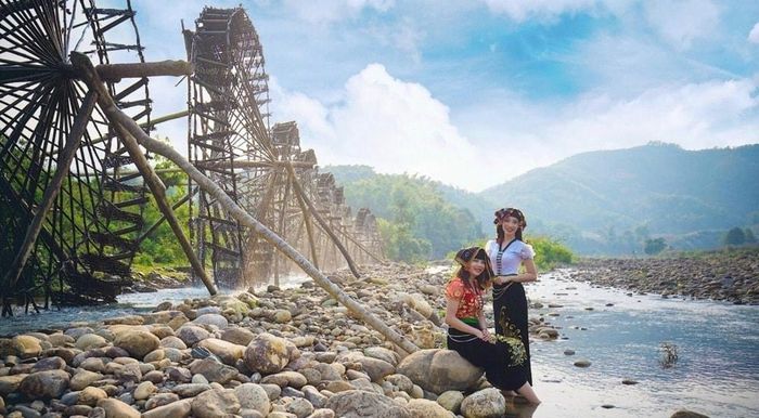 Đến với Lai Châu dịp này, du khách sẽ có dịp khám phá vẻ đẹp hùng vĩ và bình yên của những điểm đến nổi tiếng. Ảnh: BDT