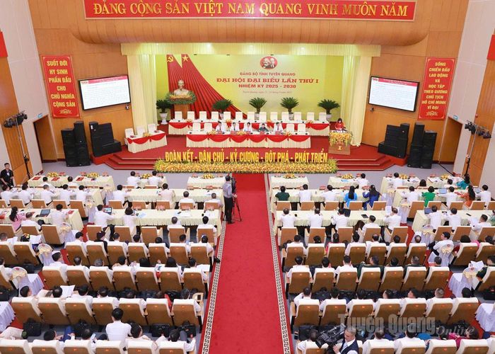 Quang cảnh phiên trù bị.