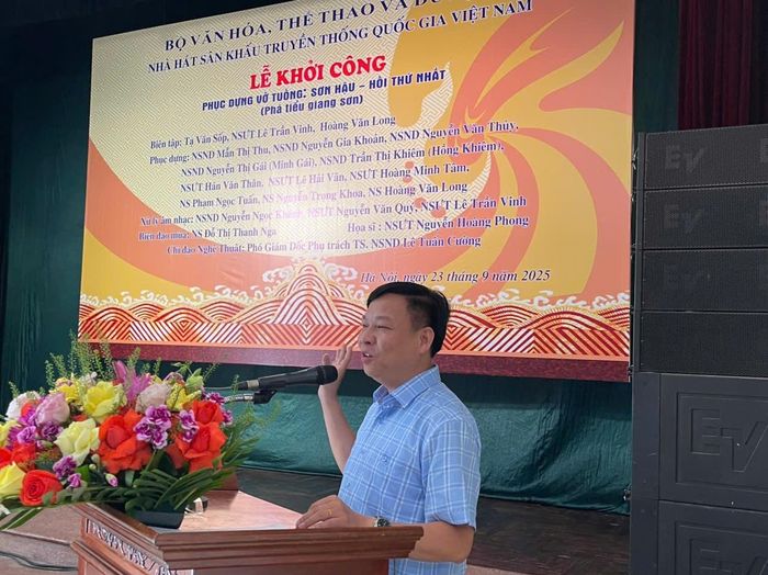 Phó Cục trưởng Cục Nghệ thuật biểu diễn Lương Đức Thắng chia sẻ tại Lễ khởi công