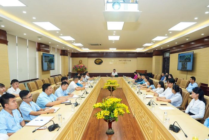 Sáng thứ 2 hàng tuần, NHNN khu vực 3 tổ chức họp giao ban theo hình thức trực tiếp kết hợp trực tuyến từ điểm cầu trung tâm tới các vệ tinh