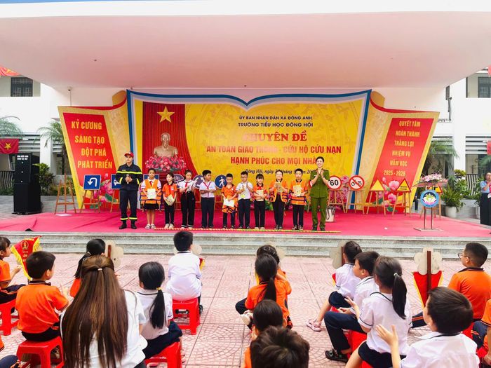 Đối với việc đưa kiến thức an toàn phòng cháy, chữa cháy tại học đường đã được Công an thành phố và lực lượng Cảnh sát phòng cháy, chữa cháy triển khai trong nhiều năm qua
