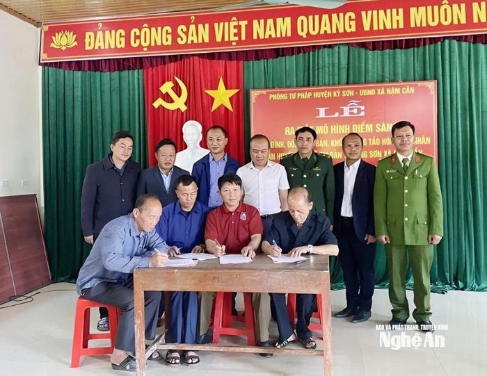 Ra mắt mô hình điểm phòng chống tảo hôn tại xã Nậm Cắn. Ảnh: Tư liệu
