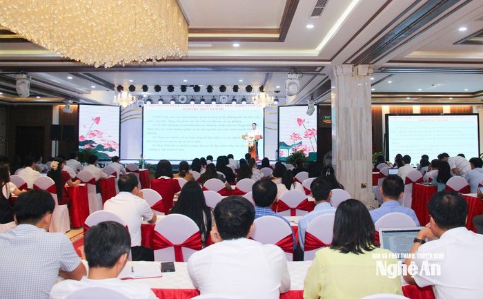 Quang cảnh hội nghị tập thể. Ảnh: Mai Hoa