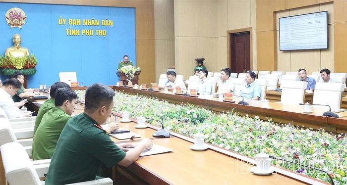 Phó Cục trưởng Cục Cảnh sát PCCC và CNCH Hoàng Ngọc Huynh quán triệt một số nội dung của Luật PCCC và CNCH, các nghị định, thông tư hướng dẫn thi hành Luật.