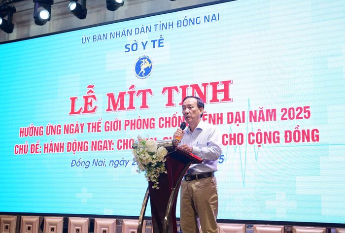  BSCKII Lưu Văn Dũng, Phó Giám đốc Sở Y tế tỉnh Đồng Nai, phát biểu tại buổi lễ. Ảnh: HẠNH DUNG 