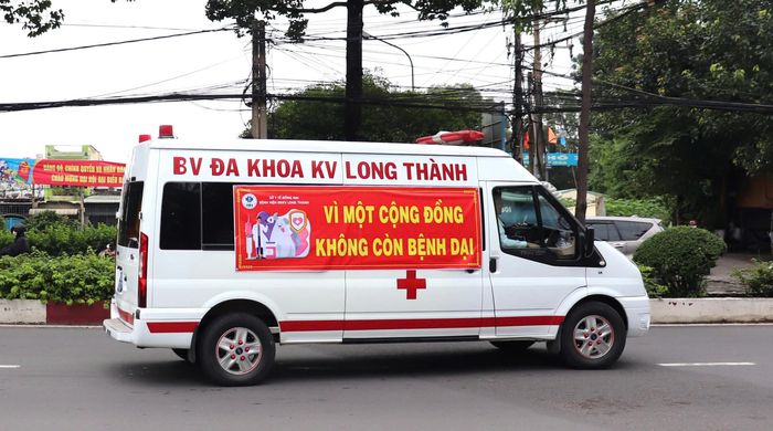  Xe diễu hành mang thông điệp về phòng chống bệnh dại. Ảnh: CDC tỉnh Đồng Nai 