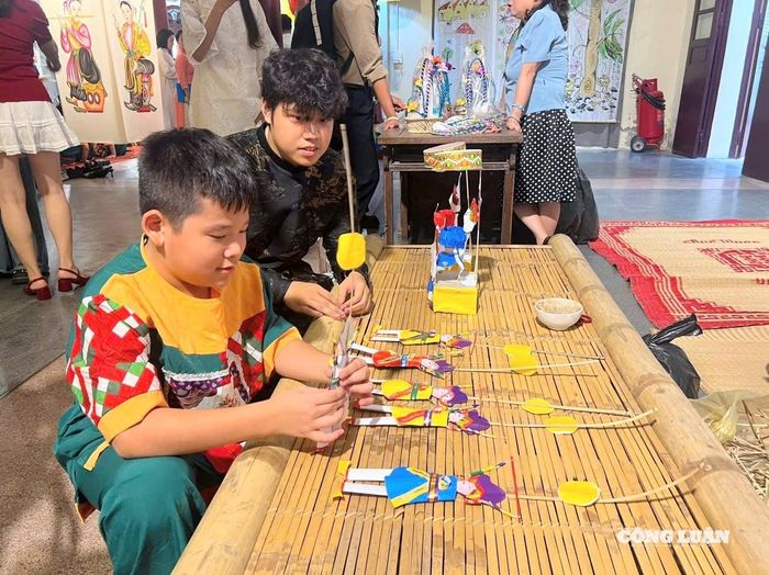Sự kiện thu hút đông đảo các bạn nhỏ tham gia.