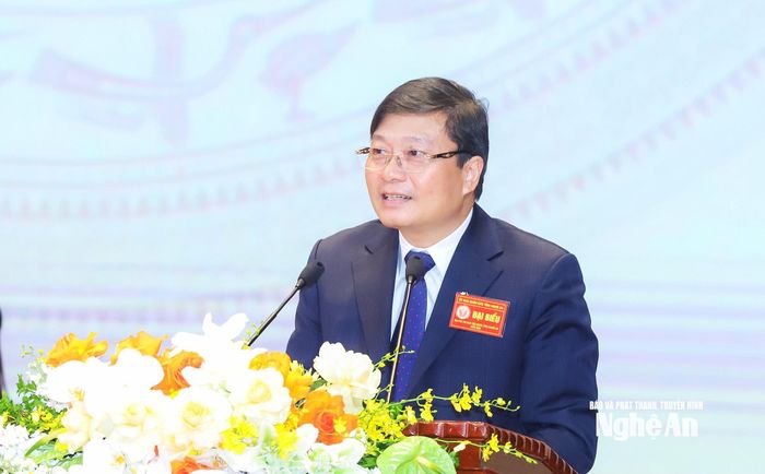 Đồng chí Lê Hồng Vinh - Phó Bí thư Tỉnh ủy, Chủ tịch UBND tỉnh, Chủ tịch Hội đồng Thi đua - Khen thưởng tỉnh phát biểu khai mạc Đại hội. Ảnh: Thành Duy