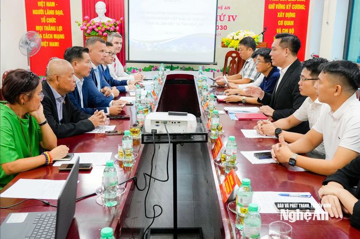 Quang cảnh cuộc làm việc. Ảnh: TL
