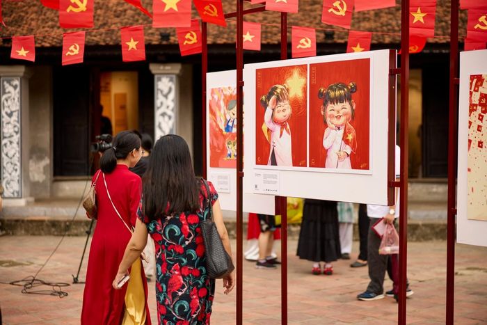  Bức Em bé Việt Nam thu hút nhiều người đến check in. 