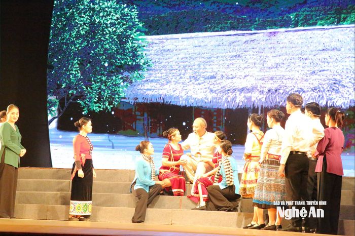 Một phân cảnh trong "Lời Người lời của nước non". Ảnh: Thanh Nga