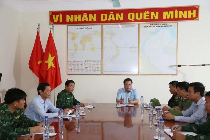 Chủ tịch UBND tỉnh Quảng Trị Trần Phong chủ trì họp Ban chỉ đạo khẩn trương tìm kiếm các thuyền viên mất tích